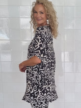 Load image into Gallery viewer, Luccia Charcoal Ikat Heather Top