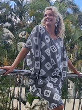Load image into Gallery viewer, Luccia Charcoal Big Diamond Heather Top