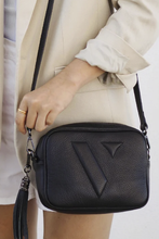 Load image into Gallery viewer, Vestirsi Leather Black Vanessa Cross Body Bag